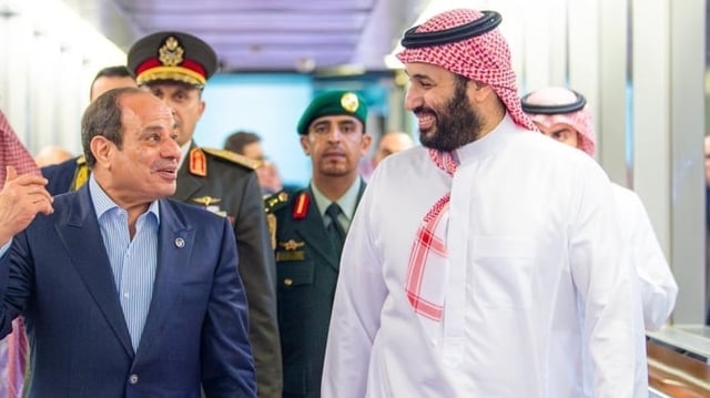 الرئيس المصري يغادر جدة وولي العهد في مقدمة مودعيه