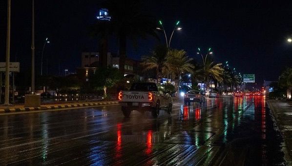 هطول أمطار على عدد من مدن منطقة القصيم واستمرار الحالة المطرية
