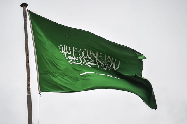 في يوم العلم السعودي.. مواطنون ومواطنات يجددون الفخر براية العز والانتماء