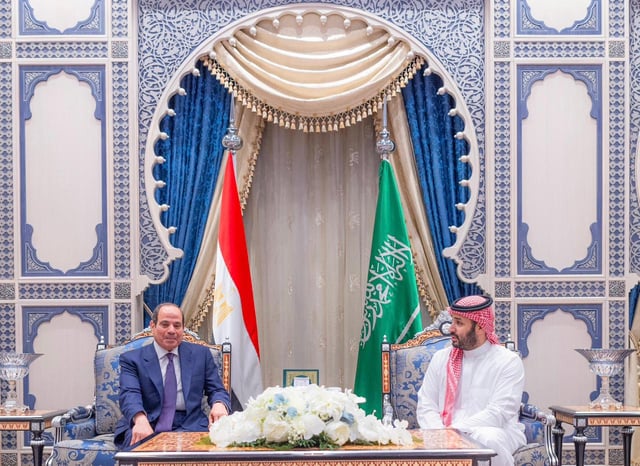 ولي العهد والرئيس المصري يبحثان تطورات الأوضاع الإقليمية