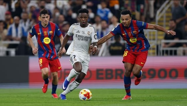 غياب مبابي ويامال.. التشكيل الرسمي لبرشلونة وريال مدريد في كلاسيكو الدوري الإسباني
