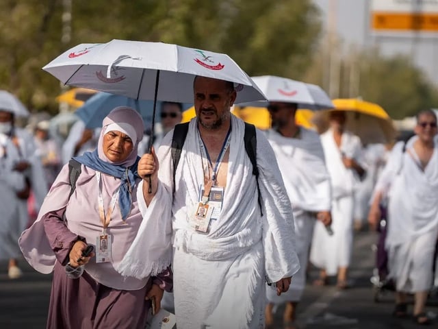 تحذيرات مهمة من «الحج والعمرة» لضيوف الرحمن لتجنب التعرض المباشر لأشعة الشمس  