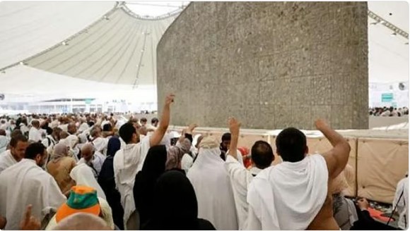 وزارة الحج والعمرة تكثّف جهودها الميدانية لمتابعة رمي الجمرات في أول أيام التشريق