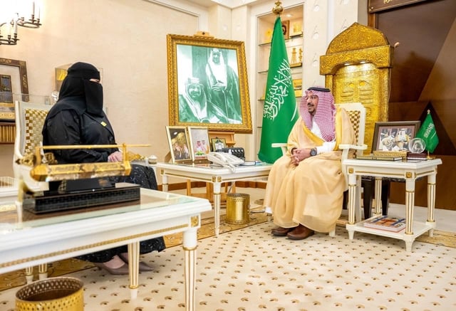 أمير القصيم يؤكد أهمية استمرار تطوير خدمات الأحوال المدنية والوصول إلى المستفيدين بمختلف المواقع

